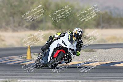 media/Oct-30-2025-Racers Edge (Thu) [[dabbdaf680]]/3-B Group/Session 5 (Turn 6)/